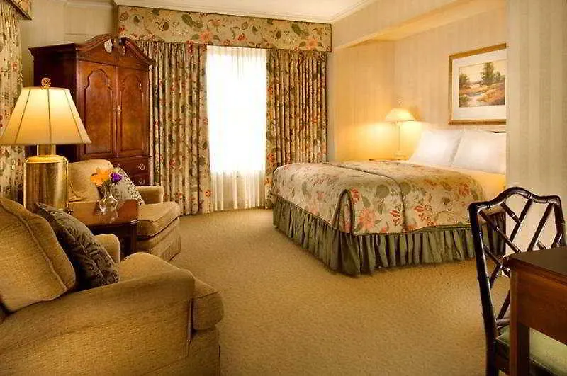 סיאטל Mayflower Park Hotel
